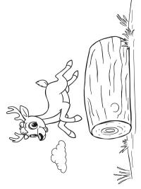 Jeleń przeskakujący nad kłodą